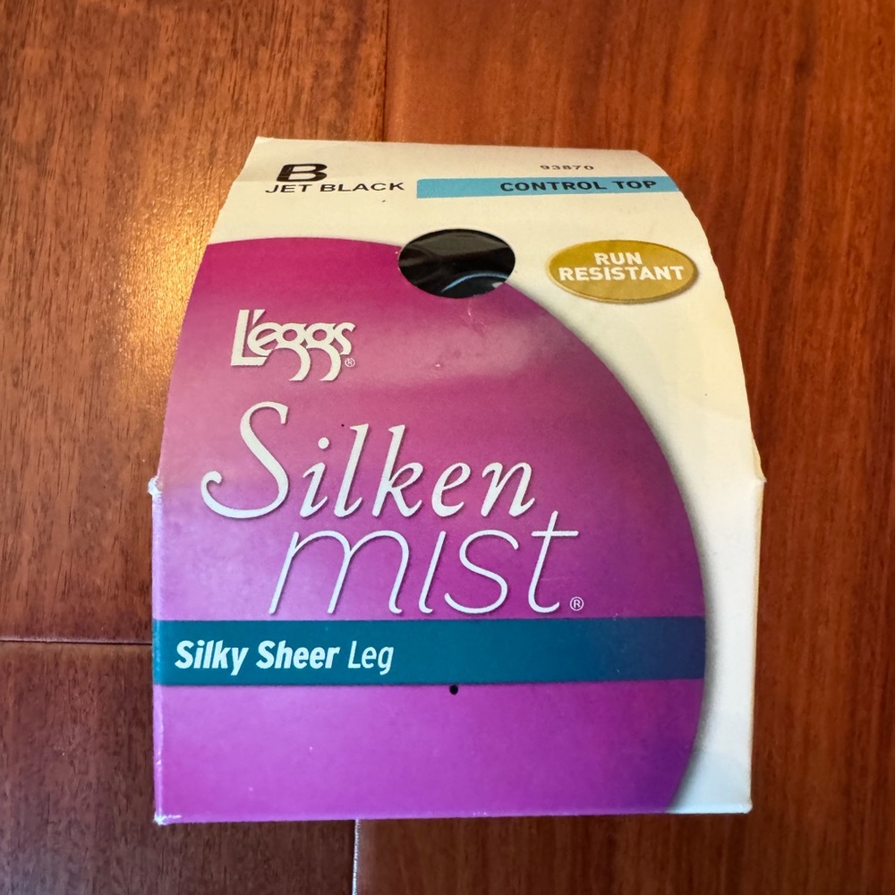 Black Tights from L’eggs Silken Mist Black Size Medium (5’1-5’11, 105-165 lbs)